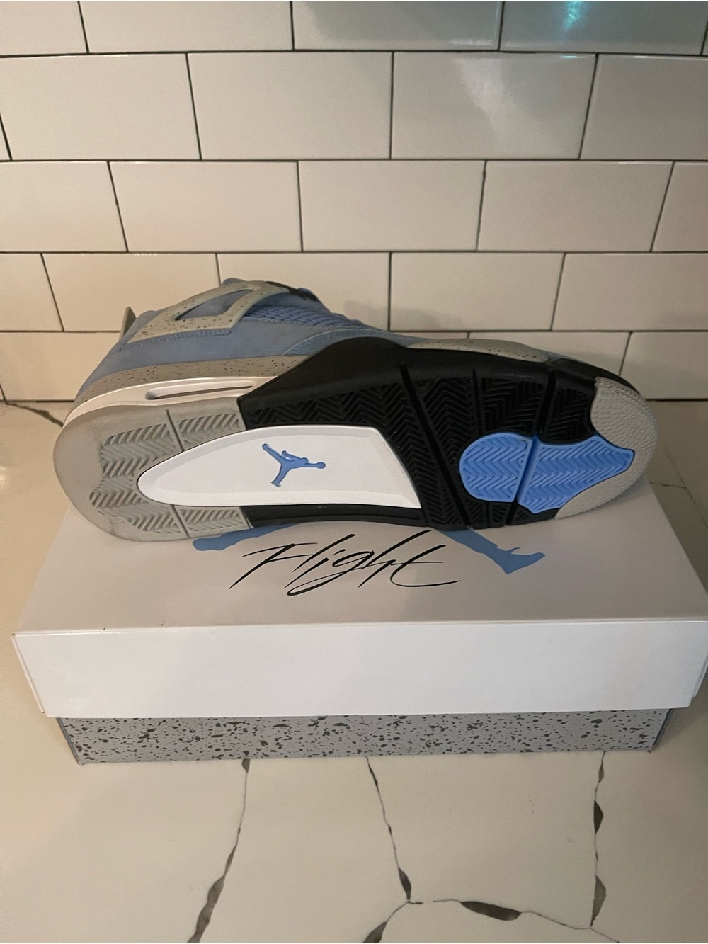 Men’s Retro 4 University Blue Size 11.5. - Picture 4 of 8